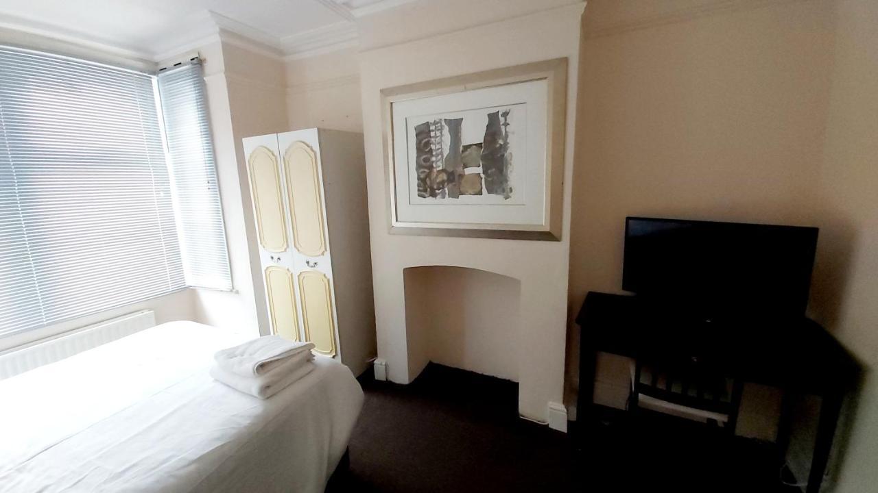 Priestfield House Medway Bed and Breakfast Gillingham  Exterior foto